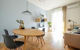 The Best Rent - Rozzano Bright Apartment